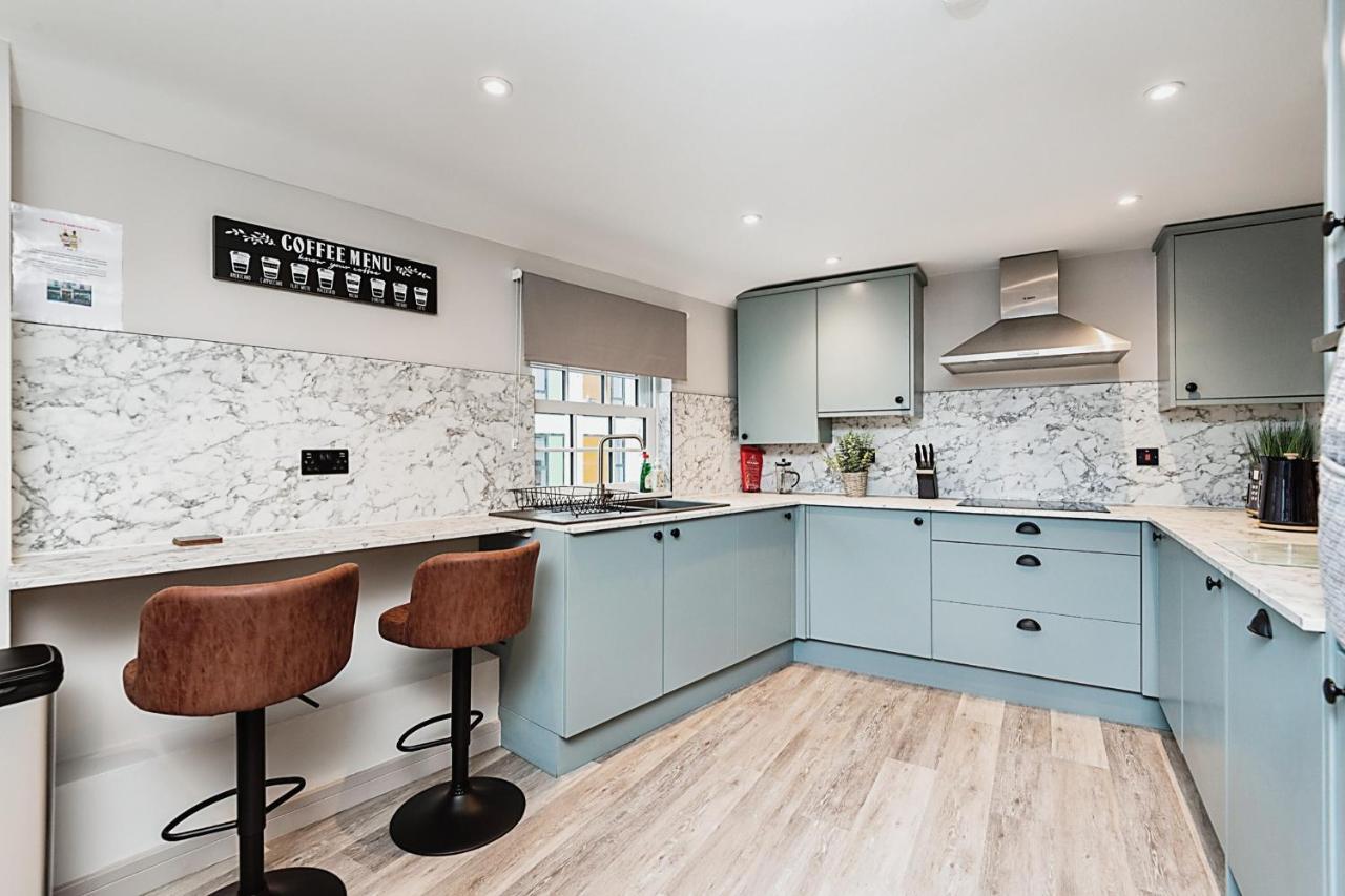 The Burton Penthouse By Fortuna Property Cheltenham Buitenkant foto