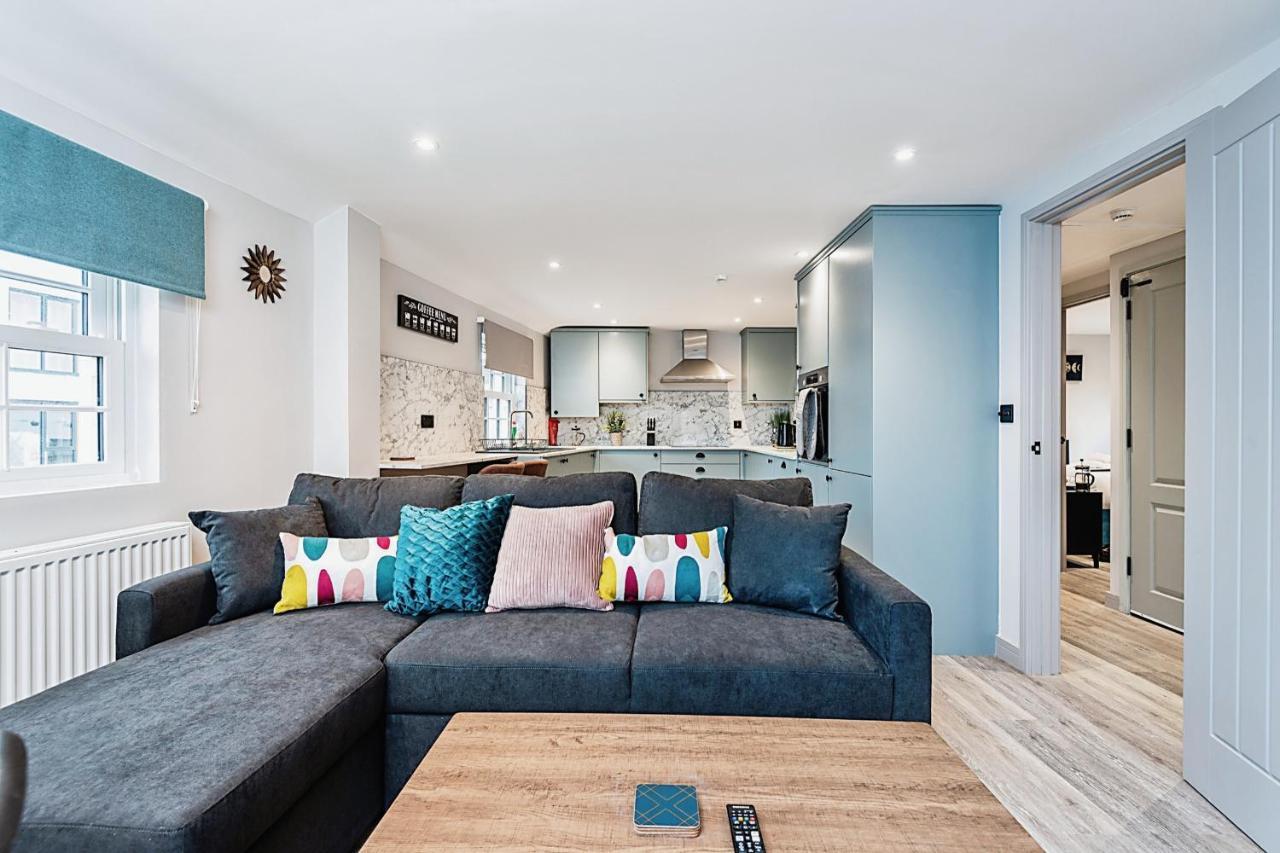The Burton Penthouse By Fortuna Property Cheltenham Buitenkant foto
