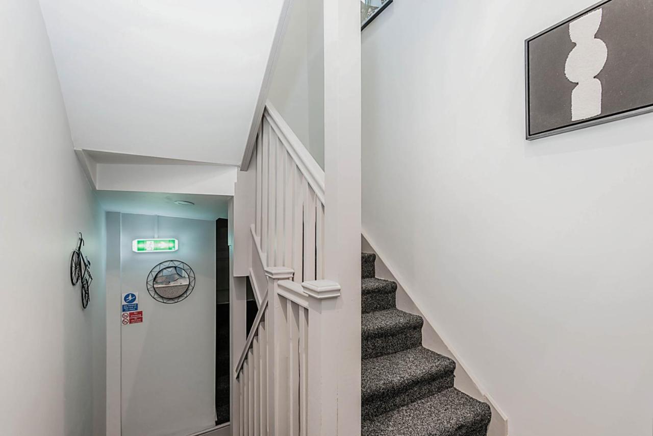 The Burton Penthouse By Fortuna Property Cheltenham Buitenkant foto